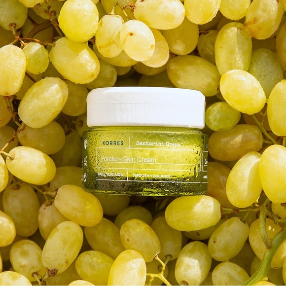 π KORRES Santorini Grape Poreless Skin Cream - Picture 3 of 11